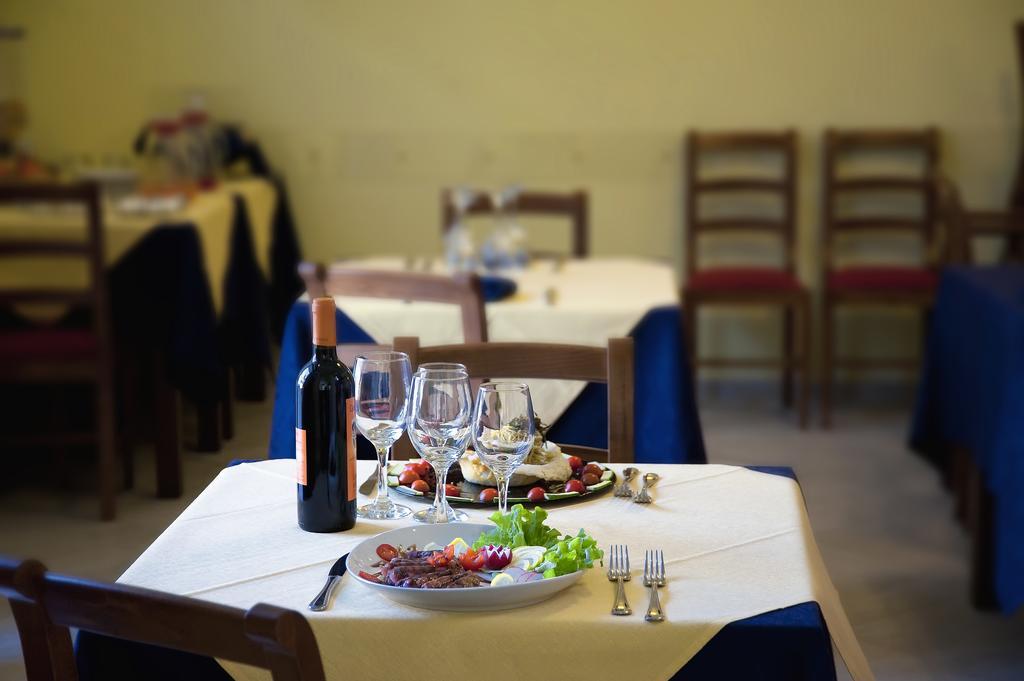 Hotel Aquila Aprilia Eksteriør bilde