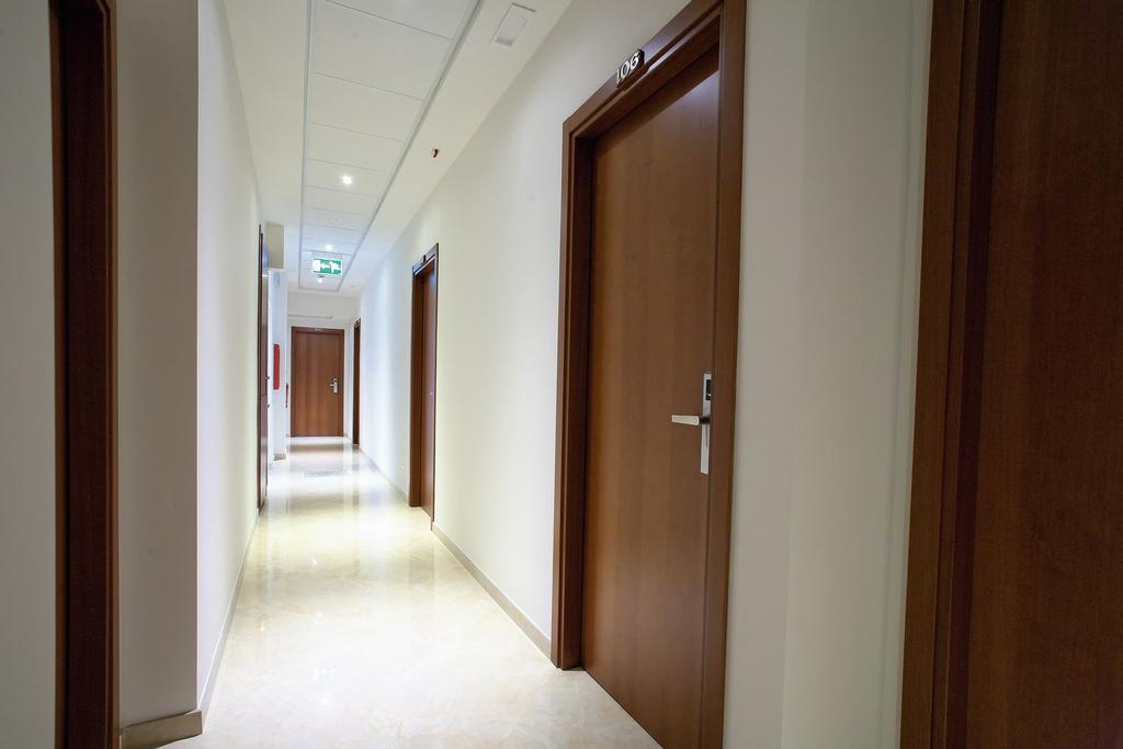 Hotel Aquila Aprilia Eksteriør bilde