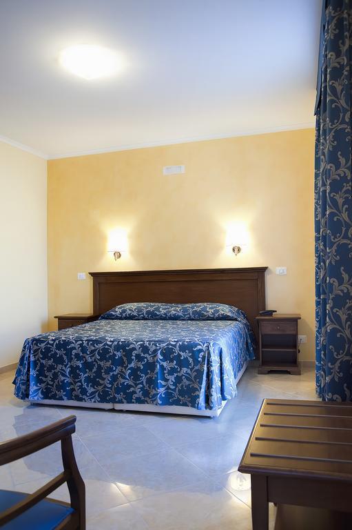 Hotel Aquila Aprilia Eksteriør bilde