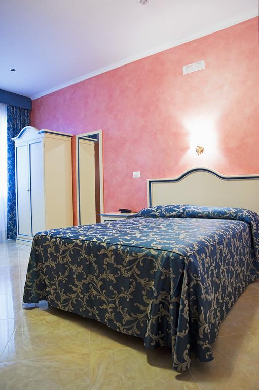 Hotel Aquila Aprilia Eksteriør bilde