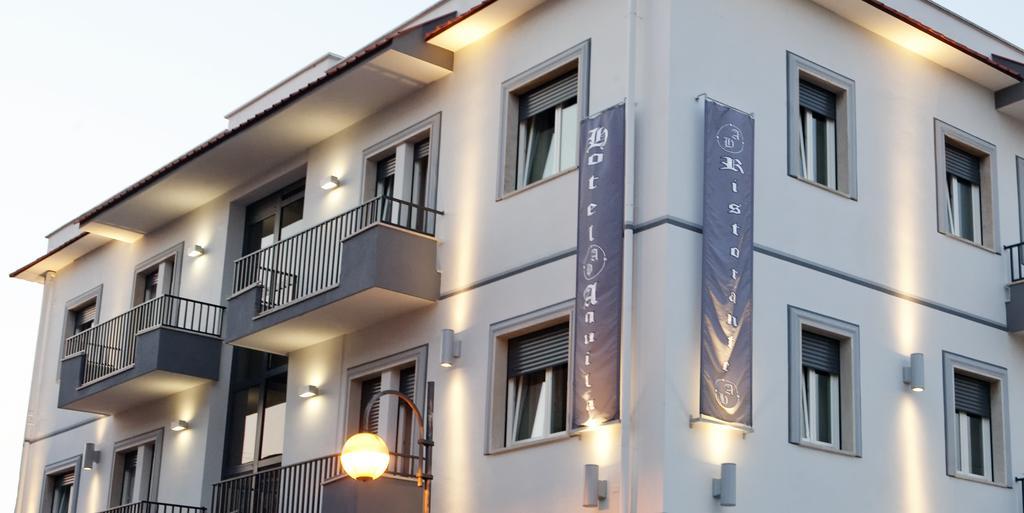 Hotel Aquila Aprilia Eksteriør bilde